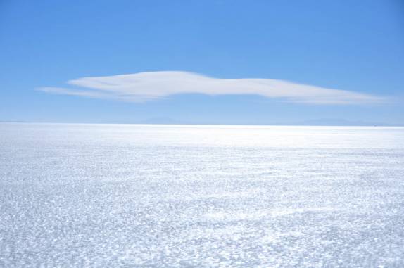 Primeiras horas da manhã no infinito Salar de Uyuni, na Bolívia